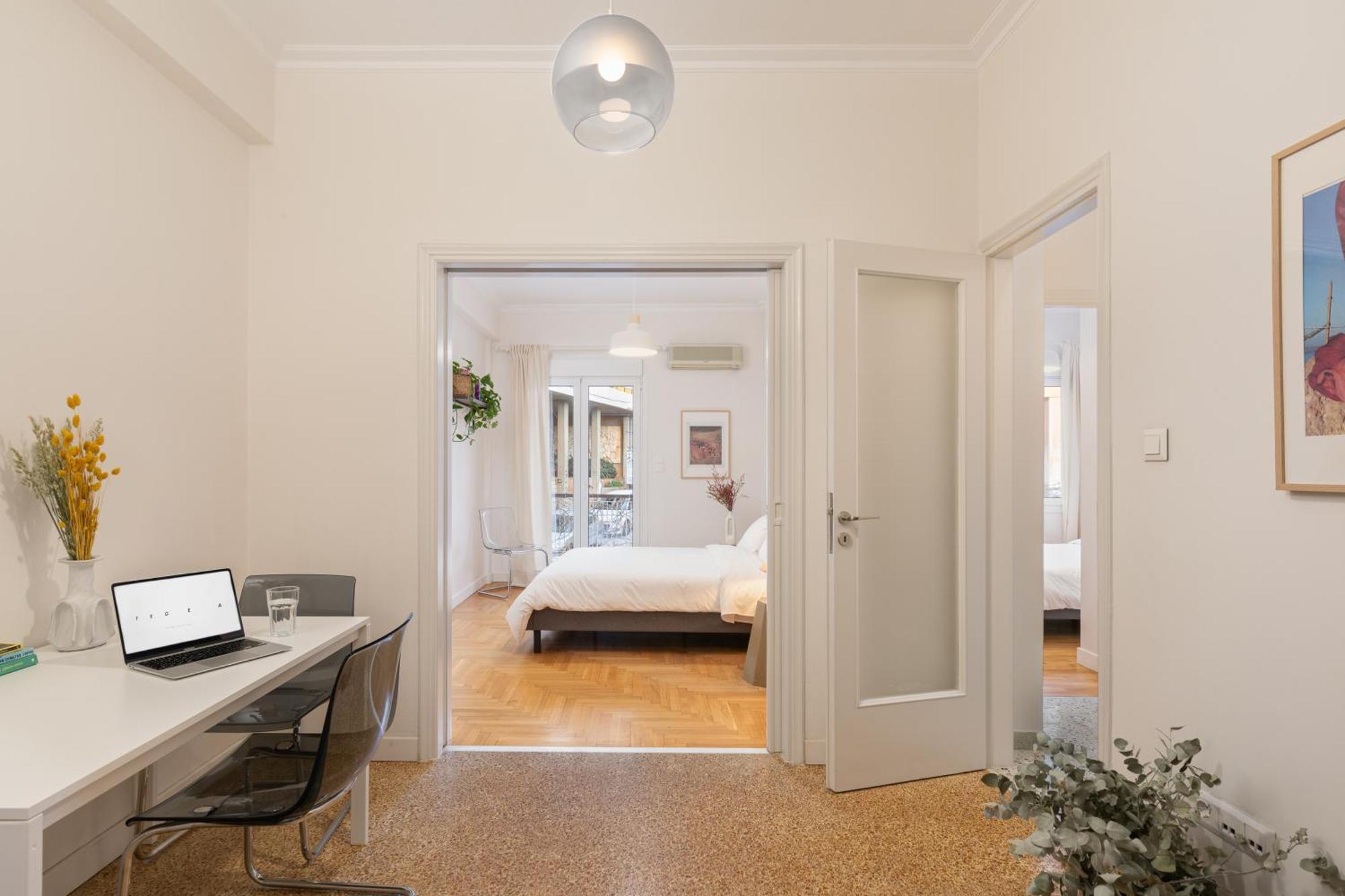 Peaceful Apartment In Neapoli, Exarcheia Афины Экстерьер фото