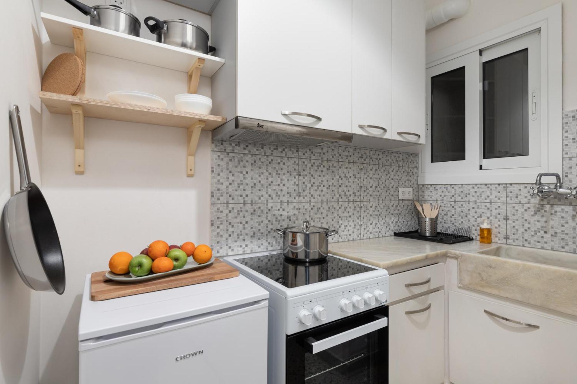 Peaceful Apartment In Neapoli, Exarcheia Афины Экстерьер фото