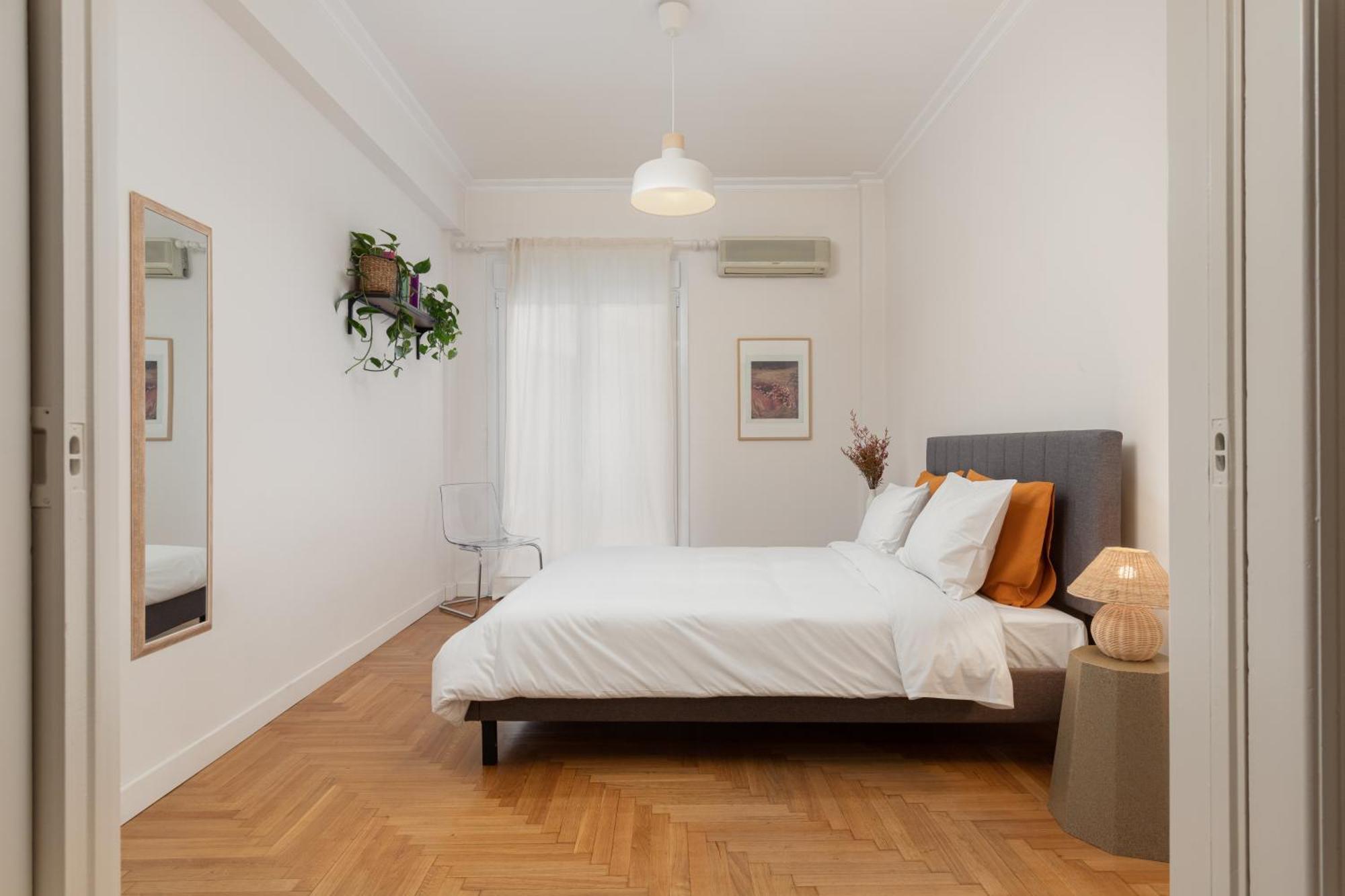 Peaceful Apartment In Neapoli, Exarcheia Афины Экстерьер фото