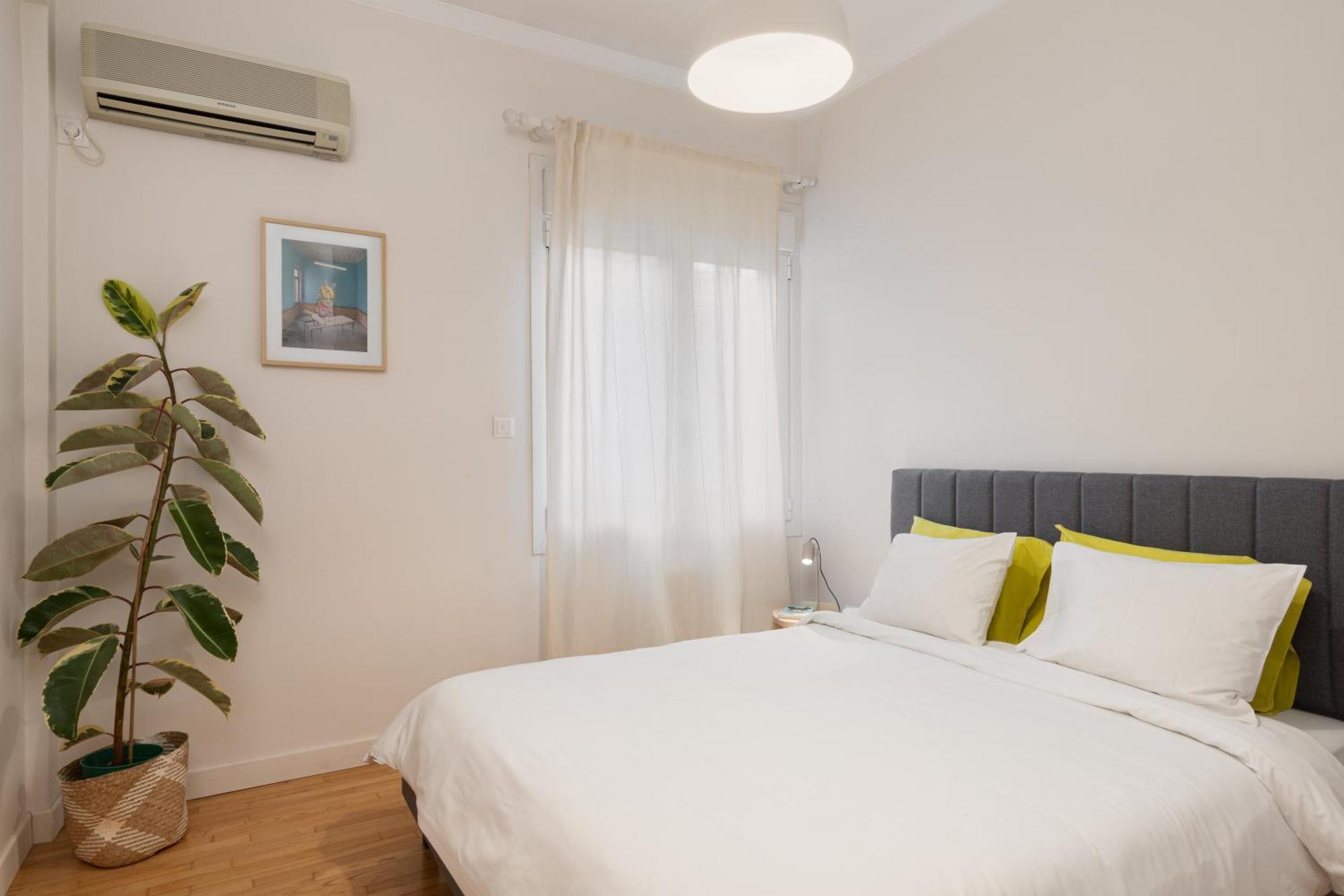 Peaceful Apartment In Neapoli, Exarcheia Афины Экстерьер фото